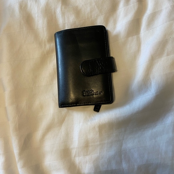 Delta Burke leather card holder - Picture 3 of 3